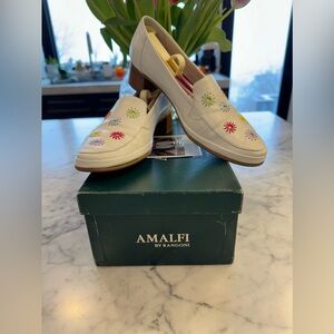 Amalfi white leather pumps with bright floral embroidered uppers. Size 7.5B